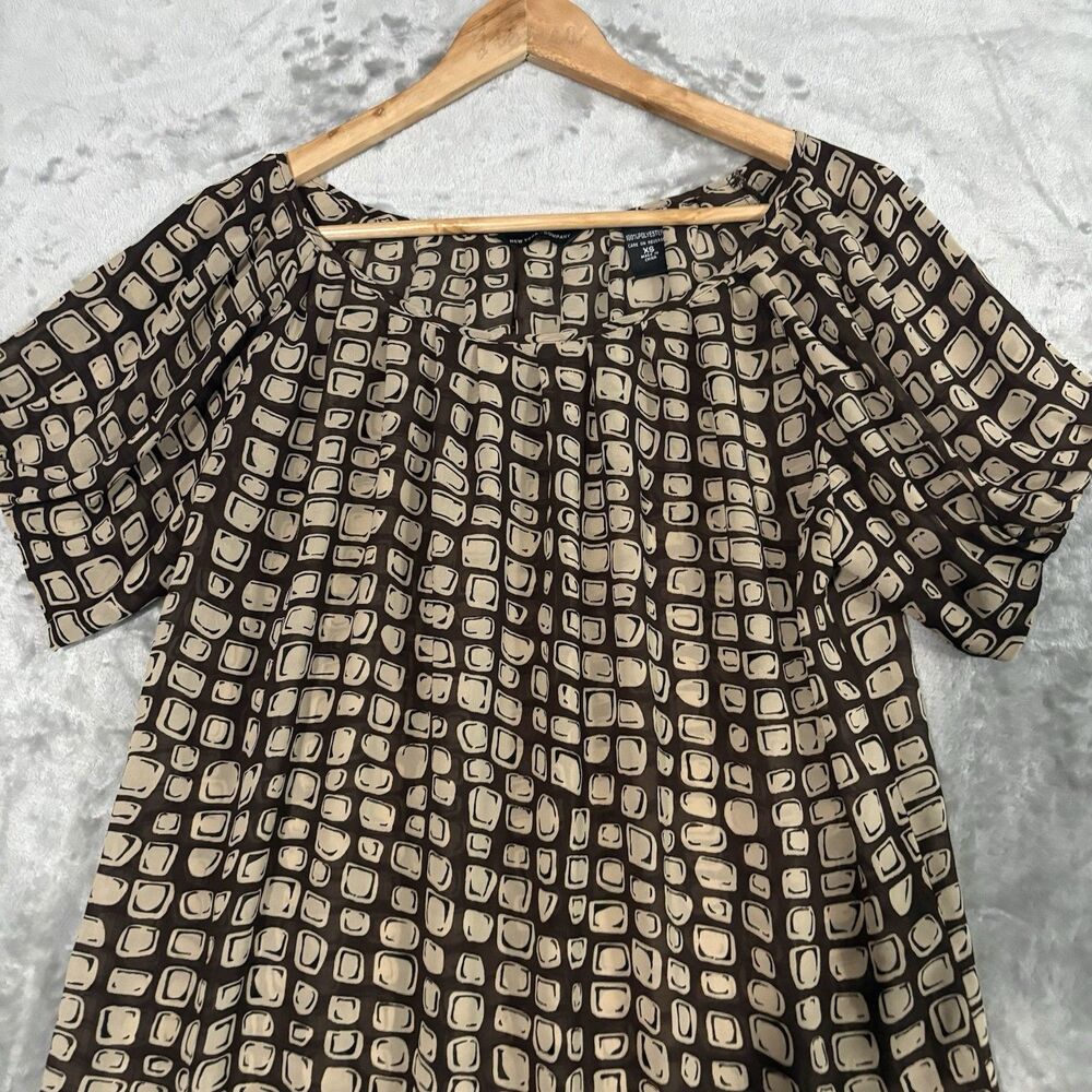 New York & Company Blouse XS Brown Tan Geometric Print Pleated Office Core Retro